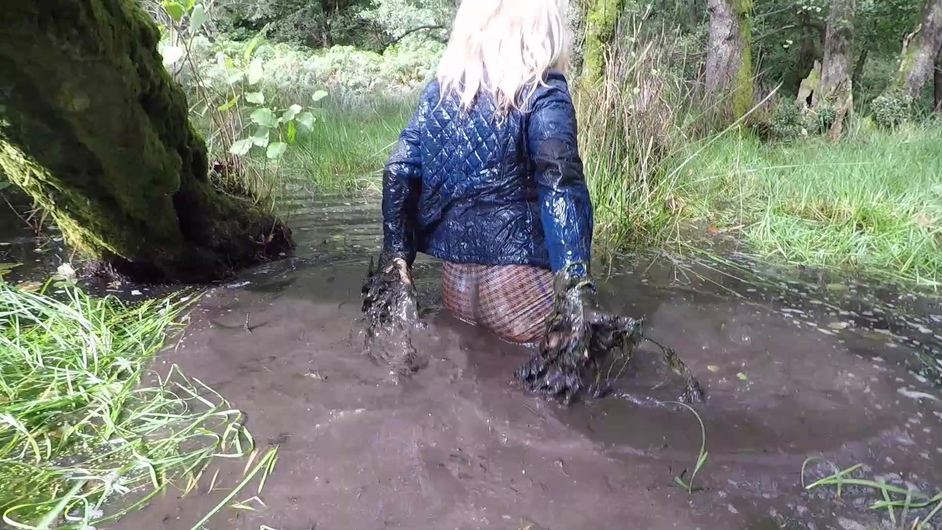 wet messy and muddy boots quicksand visuals